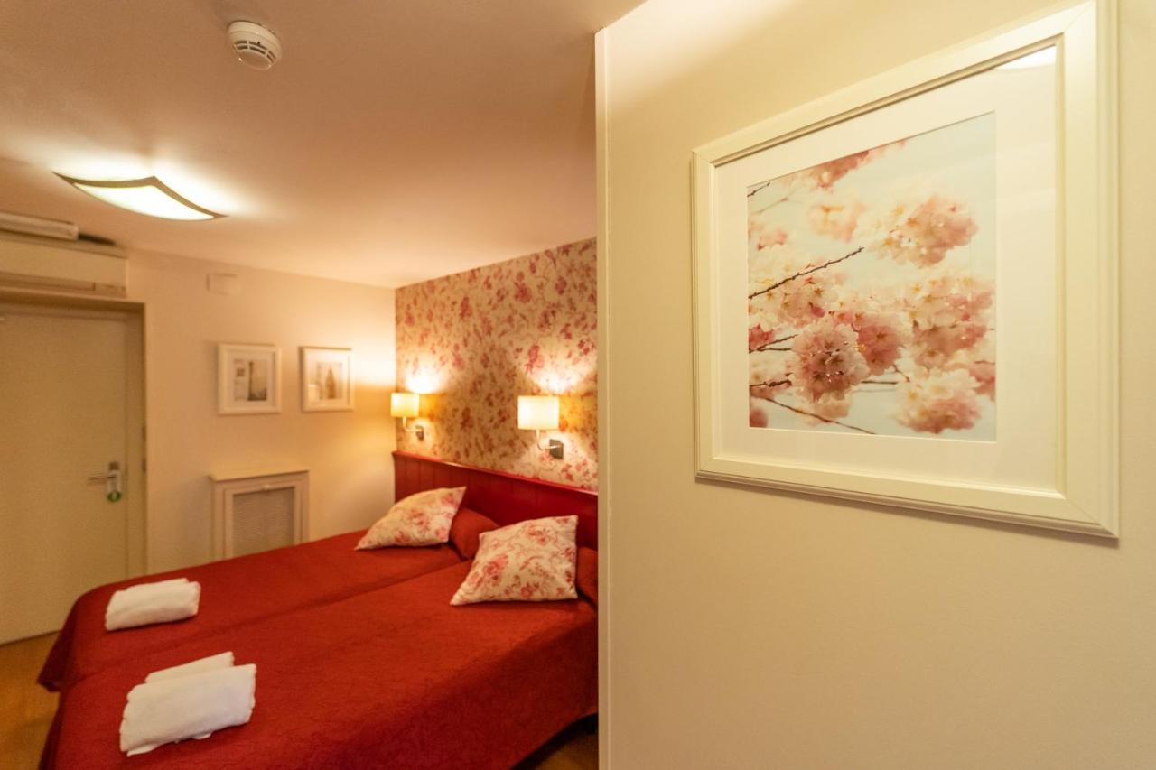 โอสตัล มาเทว Hotel มาดริด ภายนอก รูปภาพ
